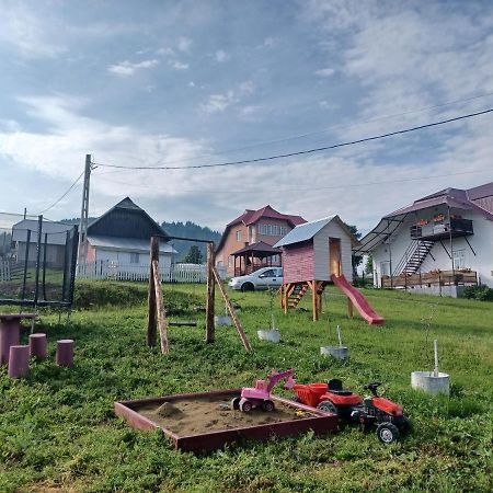 Casa Bucovina Dorna Candrenilor Ascutitele Bagian luar foto